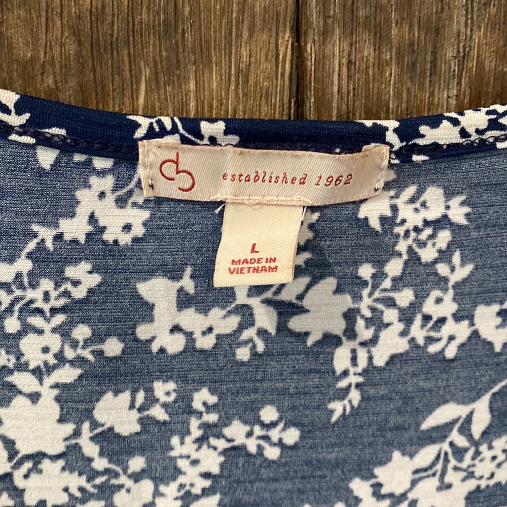 Dress Barn Ladies blouse, size L - Picture 4 of 8